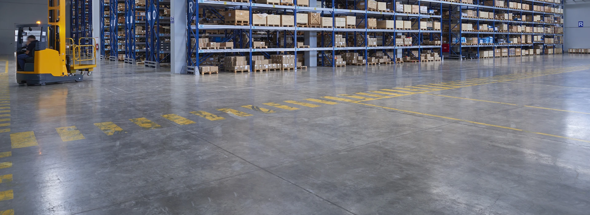 Rivestimenti in resina di alta qualità per pavimenti civili e industriali